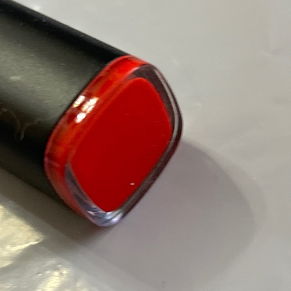 J.Cat Beauty Matte Lipstick Diary MLD107 Hump Wednesday NEW - Picture 5 of 7